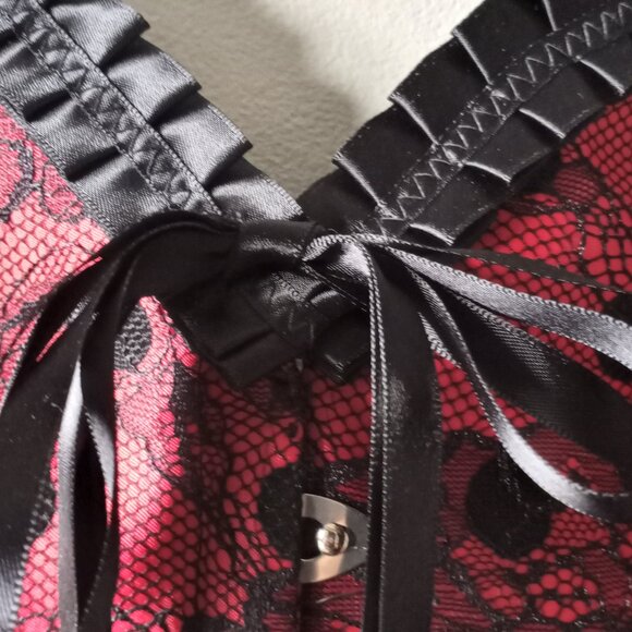 Corset 'Alivila.y' Red/Black Satin & Lace Size XXL - Picture 14 of 16